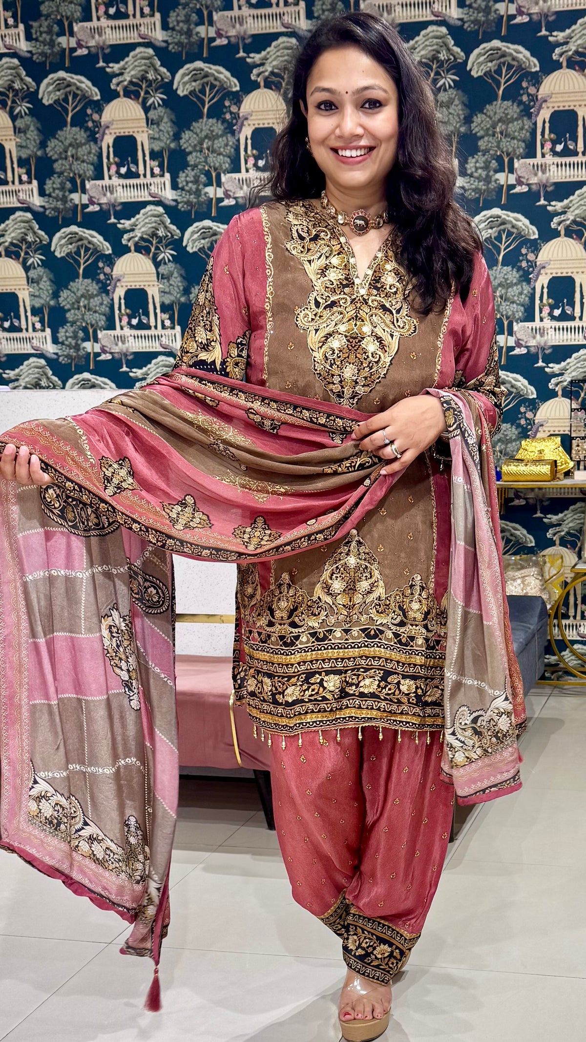 Digital print crepe suit