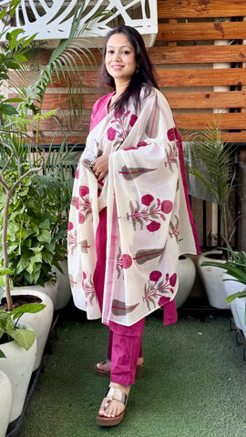 The Classic Loom - Pink