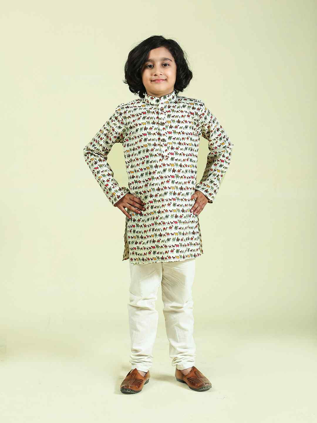 Off White Cotton kurta with multi color camel print Set